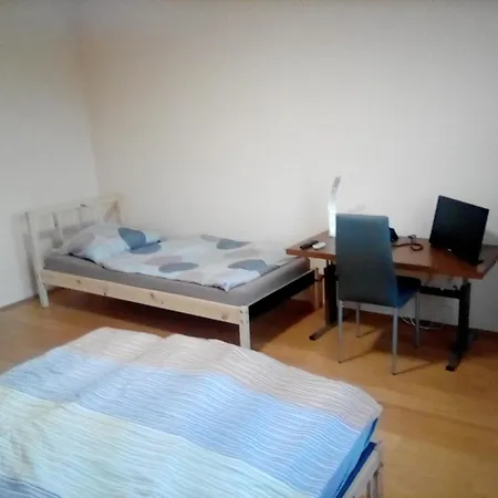 Schnell-bahn / Bahnhof Liesing *