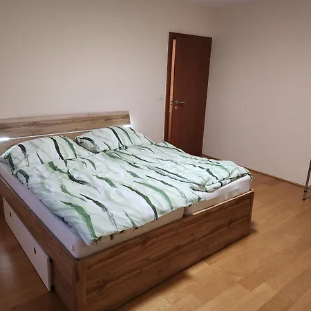 Schnell-bahn / Bahnhof Liesing Kwatera prywatna Perchtoldsdorf