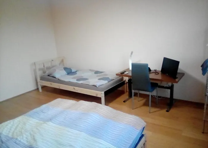 Schnell-bahn / Bahnhof Liesing *