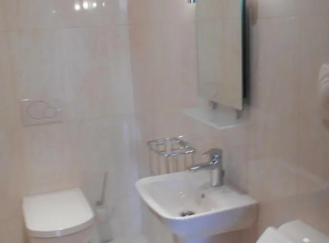 Schnell-bahn / Bahnhof Liesing